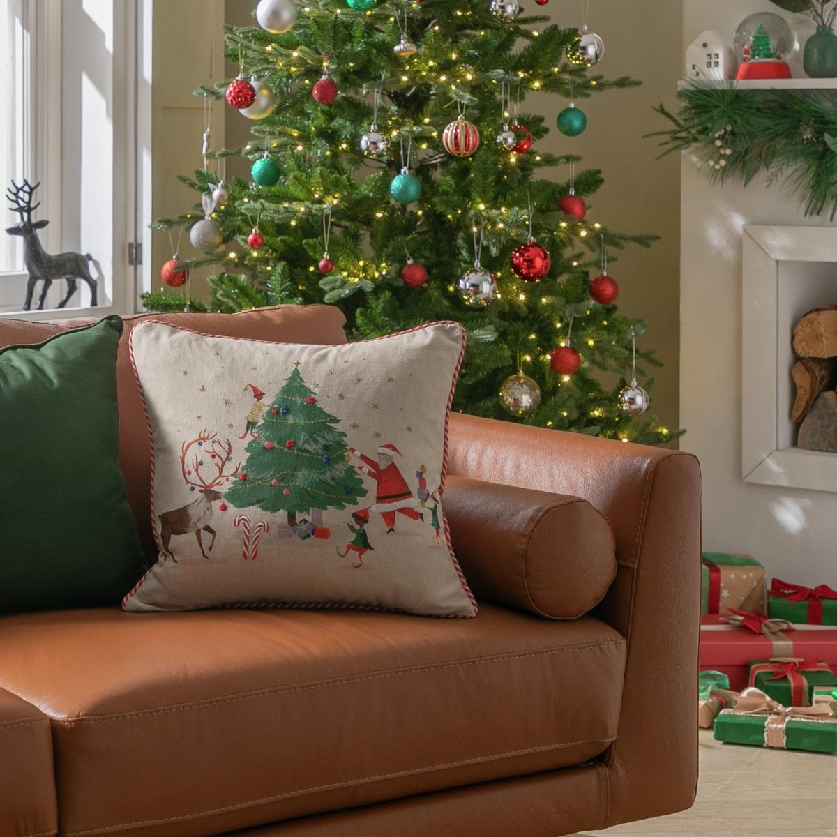 Habitat Christmas Scene Print Cushion - Muticolour - 43x43cm – image 3