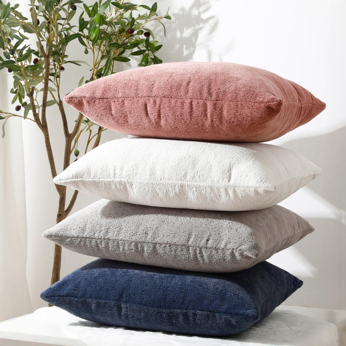 Large Chenille Cushion - 58x58cm - Navy – image 4