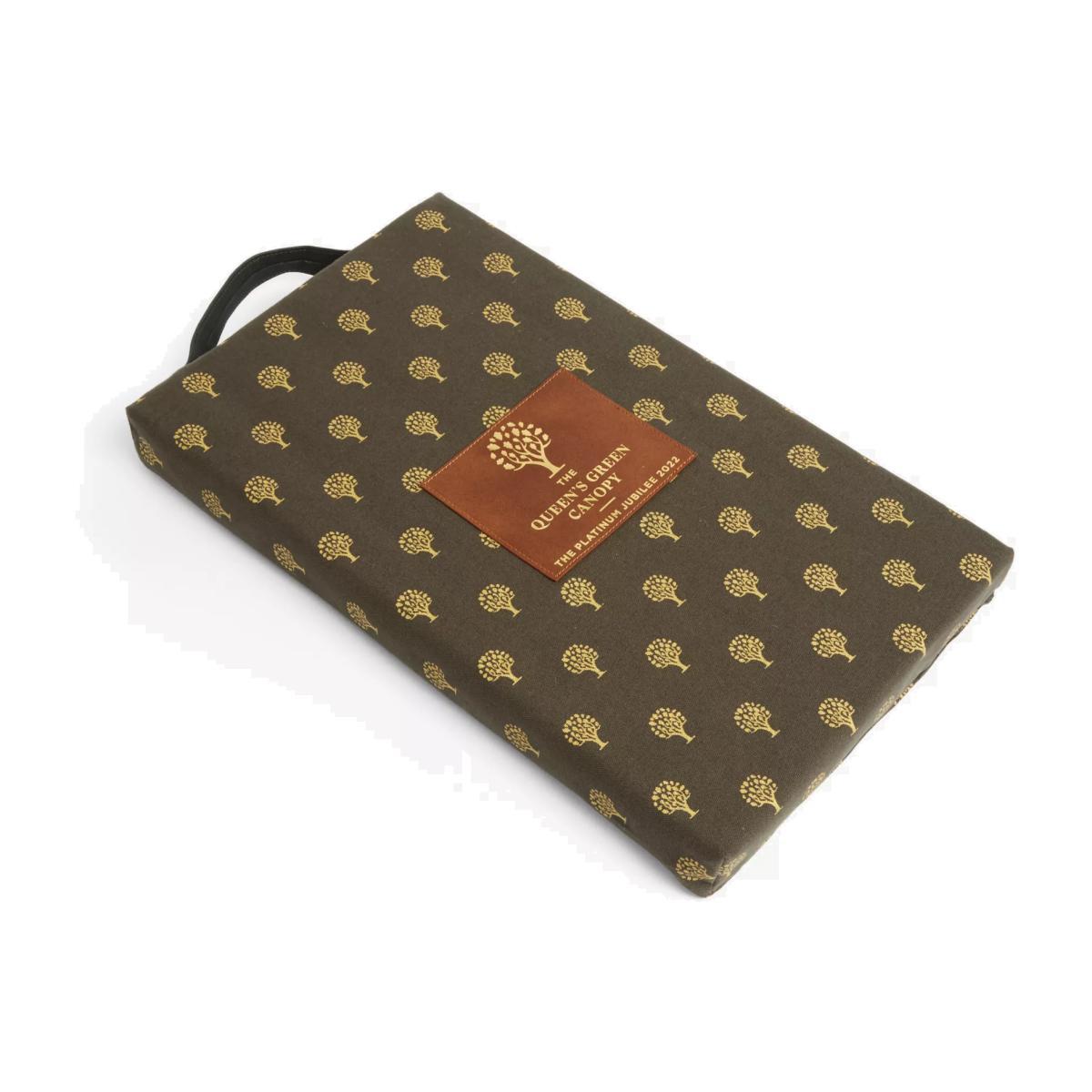 BAGS OF ETHICS Queen's Green Canopy Garden Knee Cushion – image 1