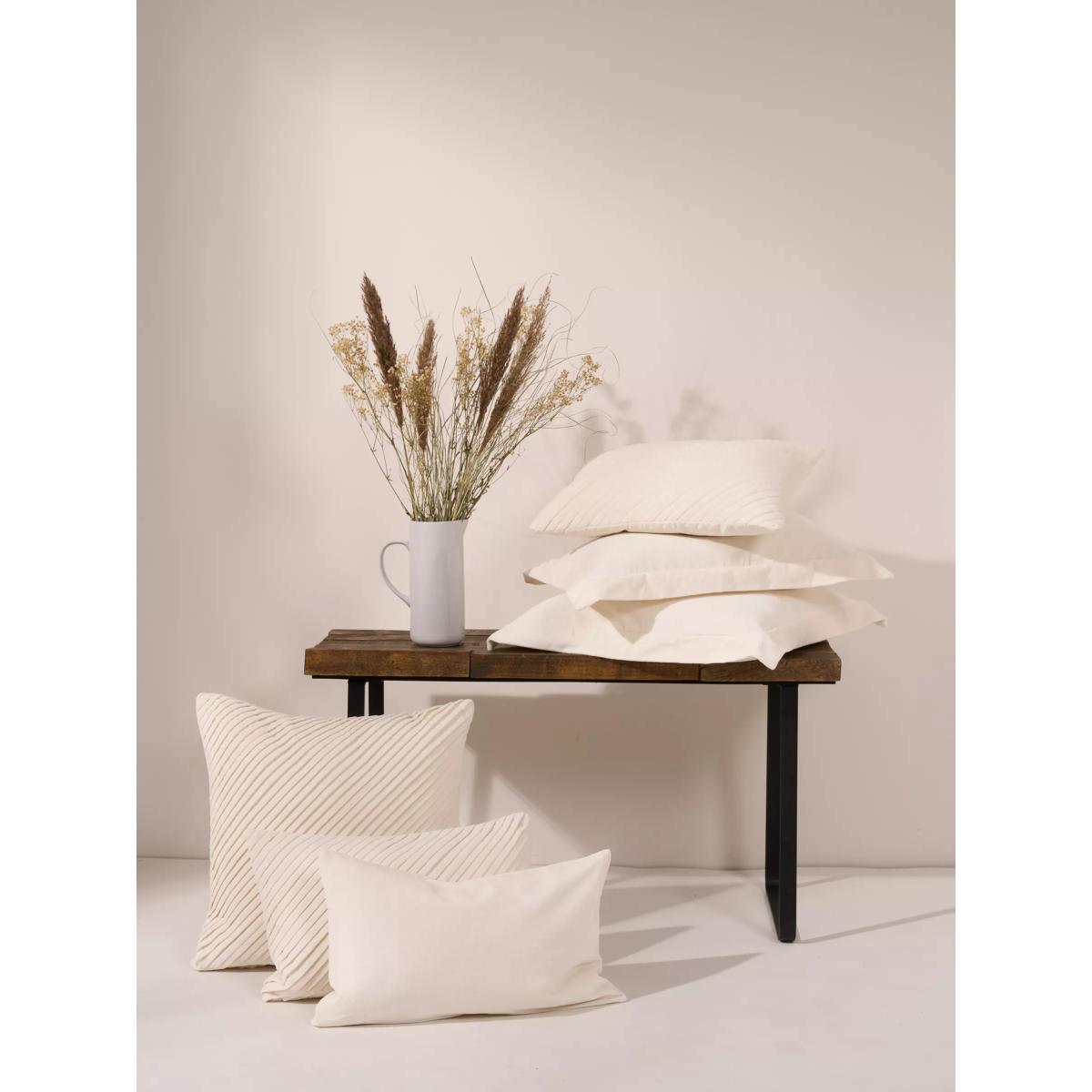 Truly Cotton Velvet Rectangular Cushion, Cream – image 2