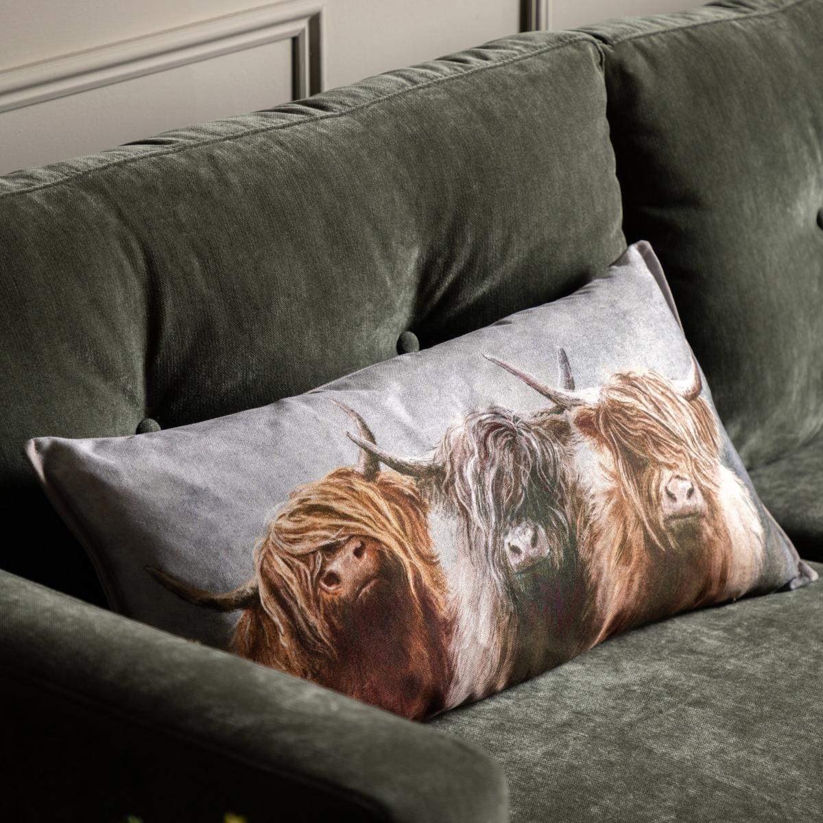 Highland Cow Trio Cushion – image 1