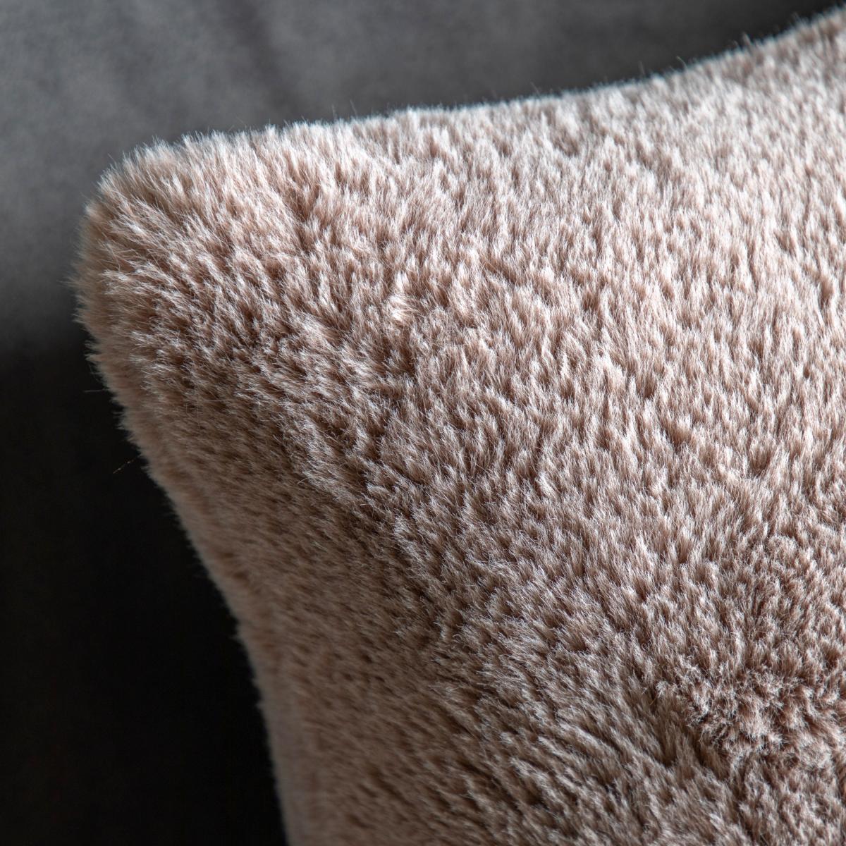 Juniper Faux Fur Rectangle Cushion – image 2