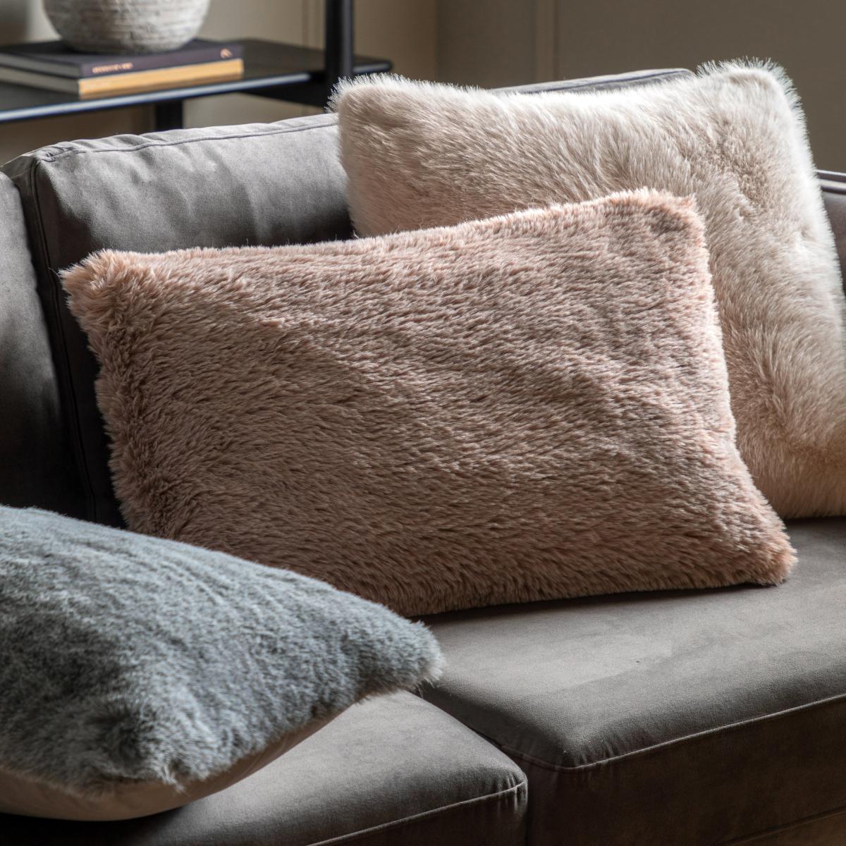 Juniper Faux Fur Rectangle Cushion – image 1