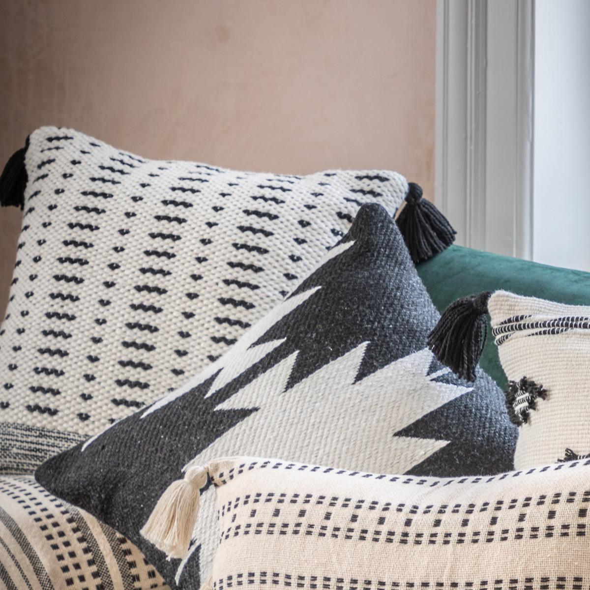 Kareri Natural Cushion – image 2