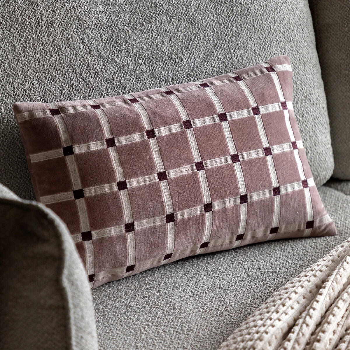 Velvetine Velvet Cushion – image 1