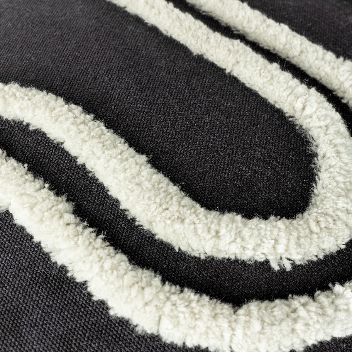 Archie Tufted Cushion – image 4