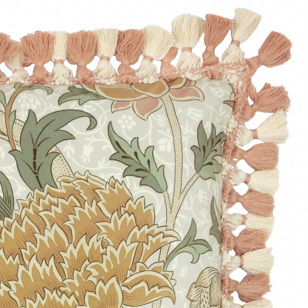 Cray Tasselled Velvet Cushion – image 5