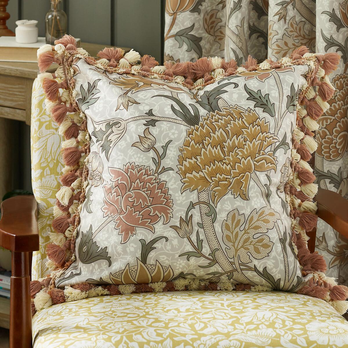 Cray Tasselled Velvet Cushion – image 1