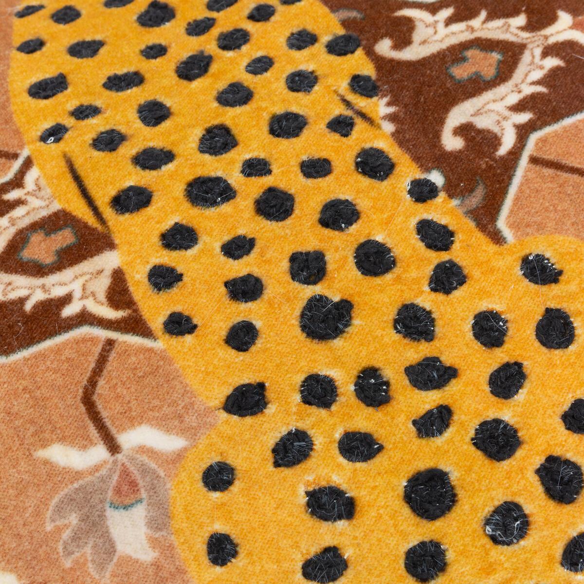 Kilim Cheetah Velvet Filled Cushion – image 5