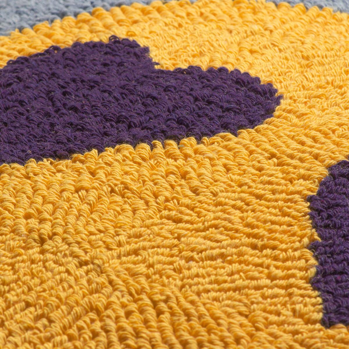 Smile Knitted Filled Cushion 45x45cm – image 4