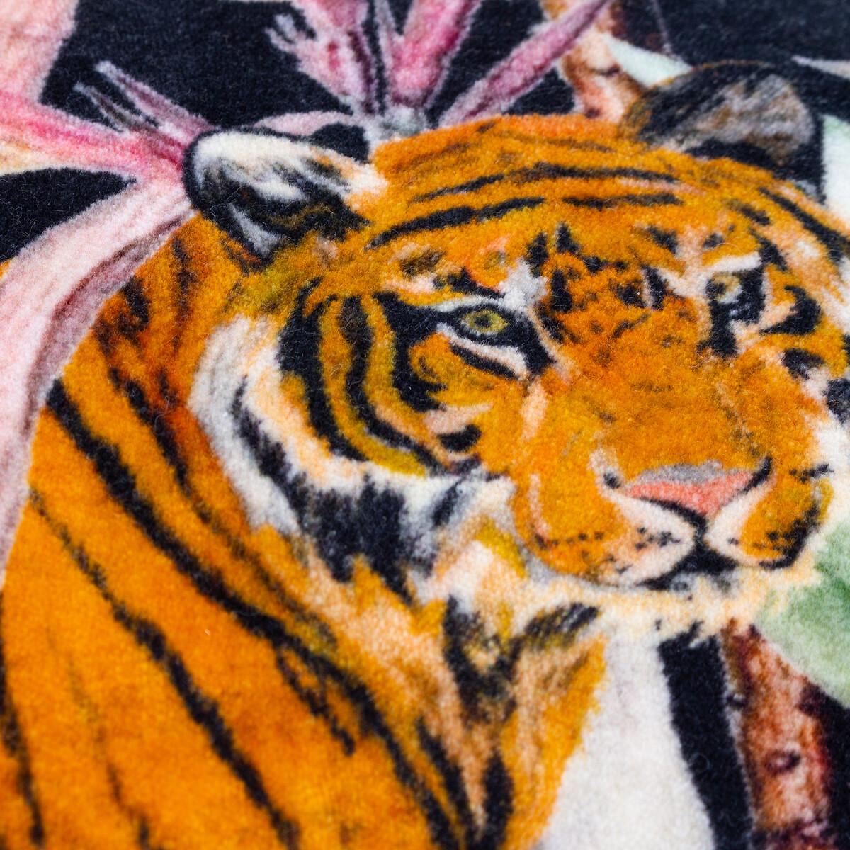 Midnight Jungle Velvet Tasseled Cushion – image 4