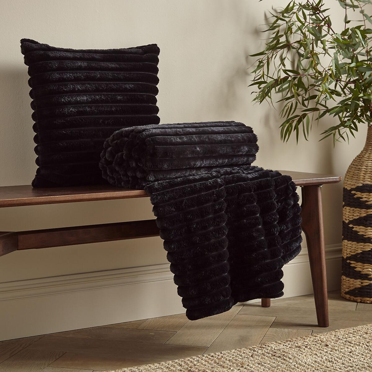 Cosy Diamond Faux Fur 43x43cm Filled Cushion – image 4