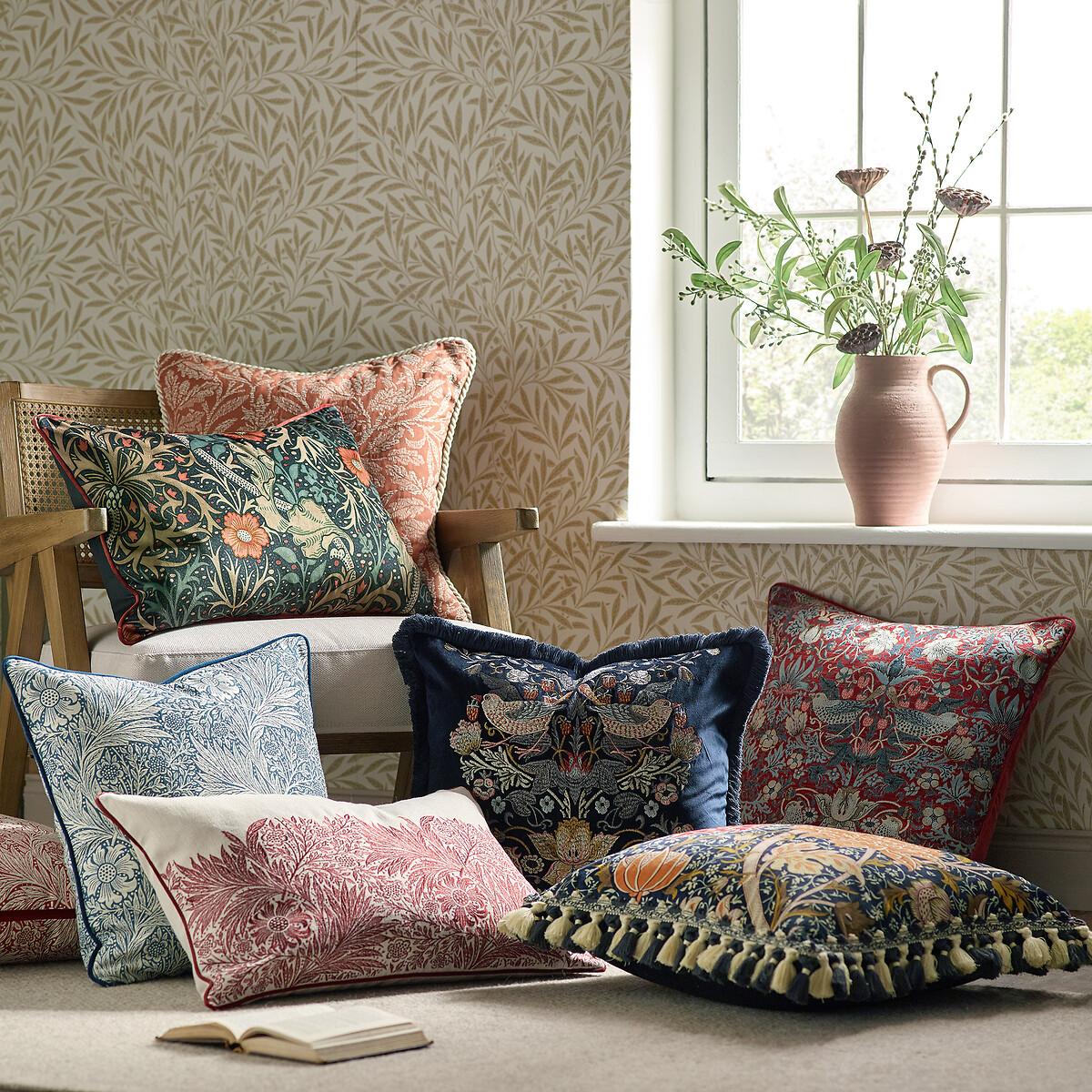 Seaweed Printed Velvet Cushion – image 7