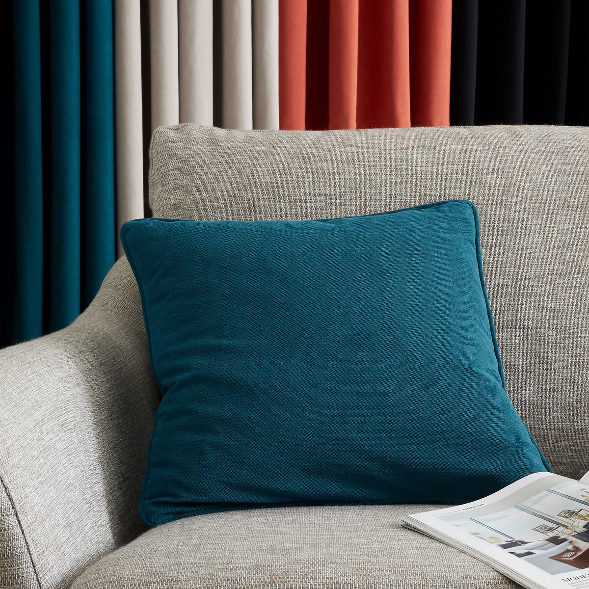 Wilson Velvet Filled Cushion – image 1