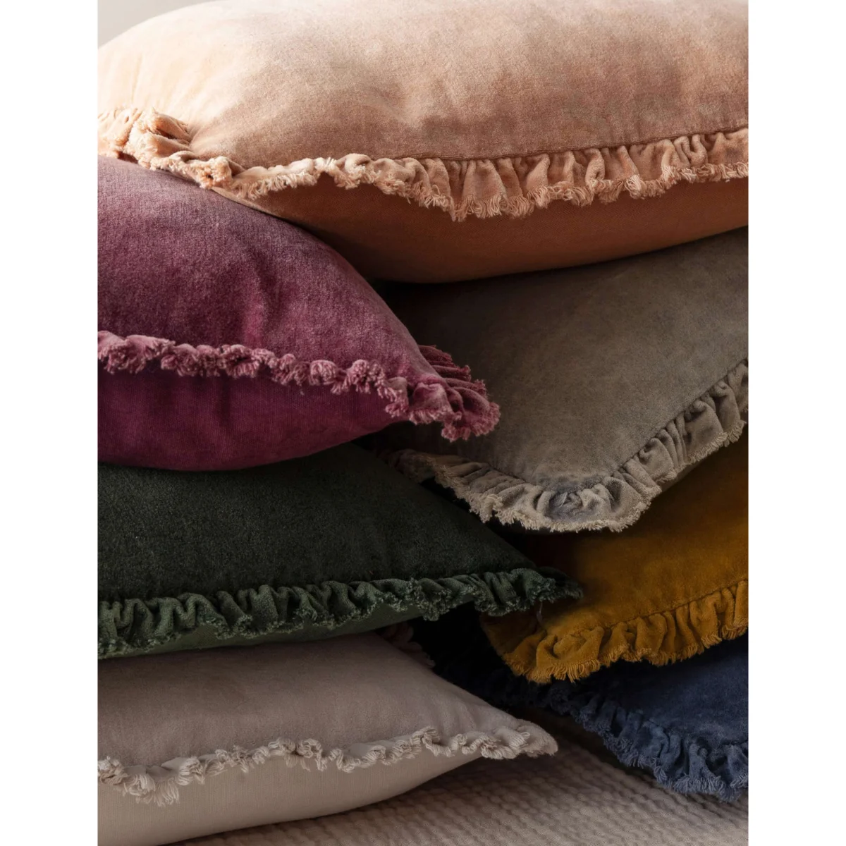 YARD Bertie Cotton Velvet Cushion Dusky Rose – image 4