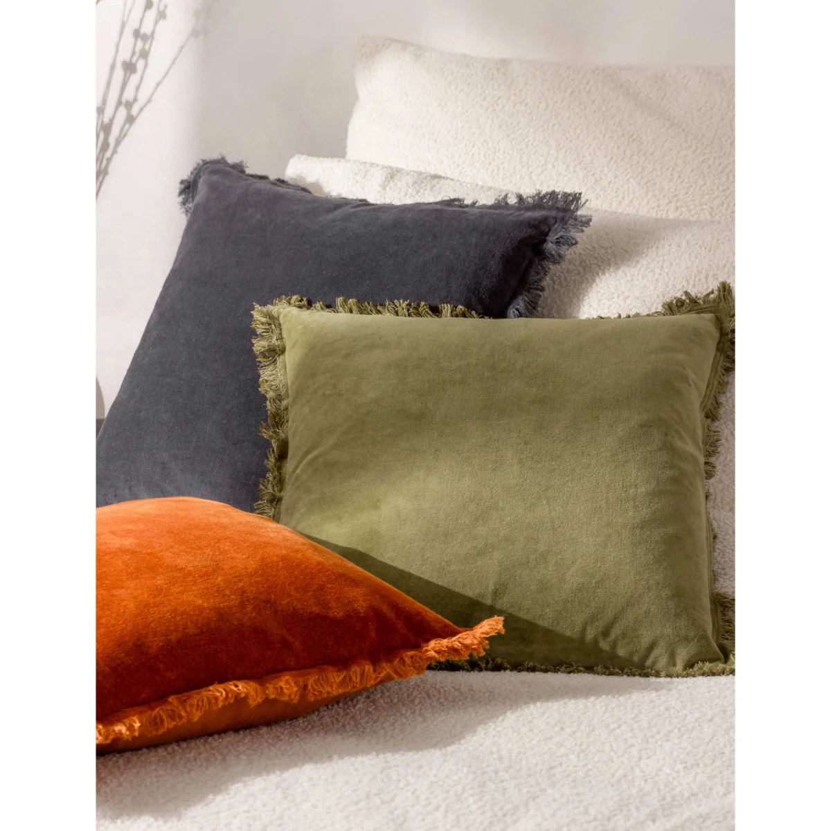 YARD Jaye Cotton Velvet Cushion Green – image 3