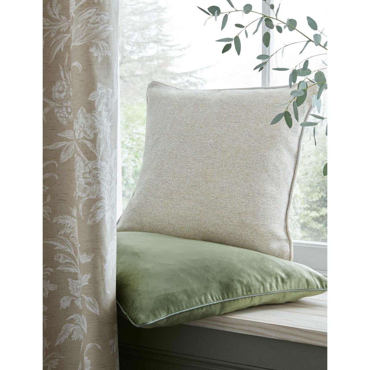 Laura Ashley Velvet Nigella Cushion Green – image 3