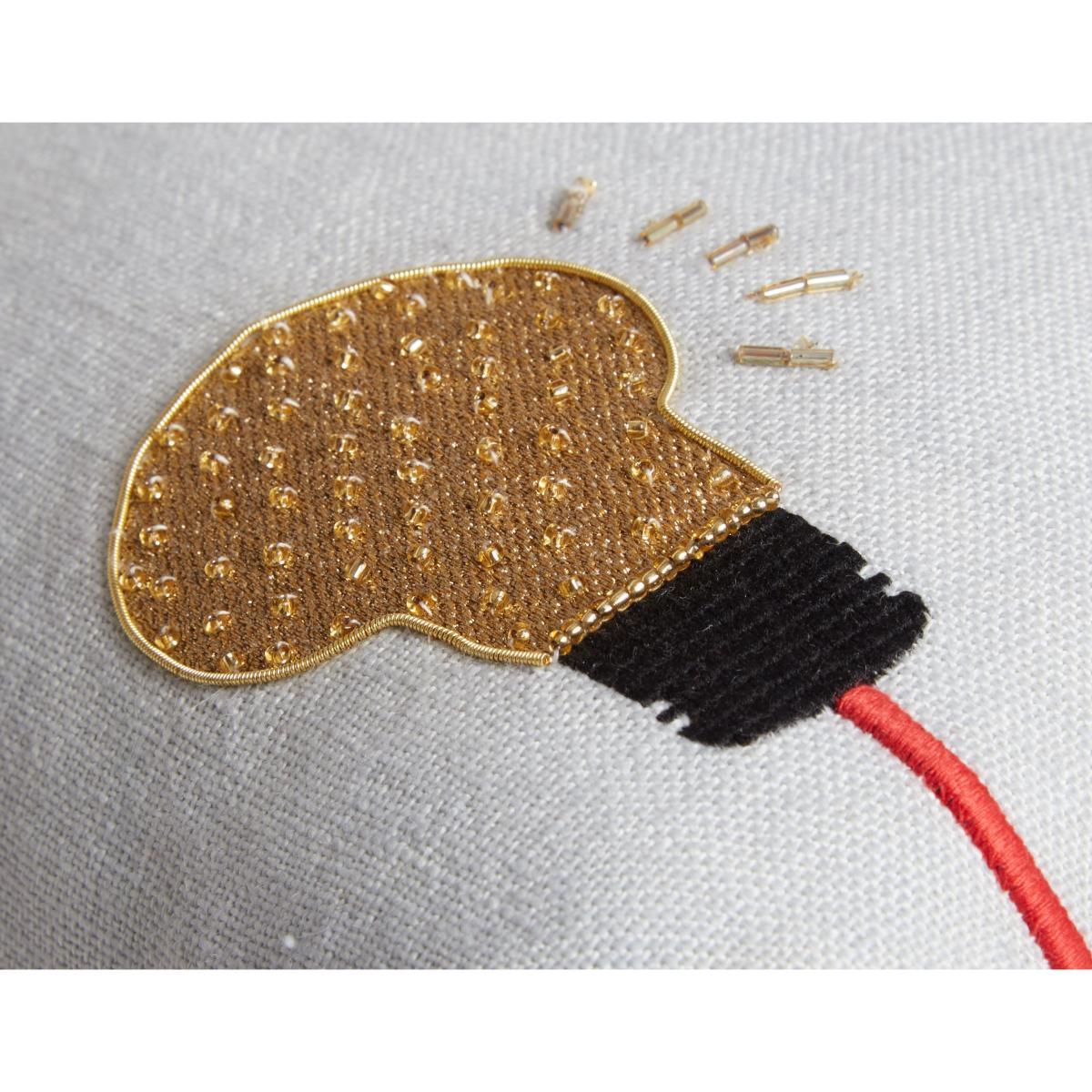 Bijoux Emblem Cushion - / 46 x 46 cm - Linen & hand-embroidered beads by Jonathan Adler Multicoloured – image 4