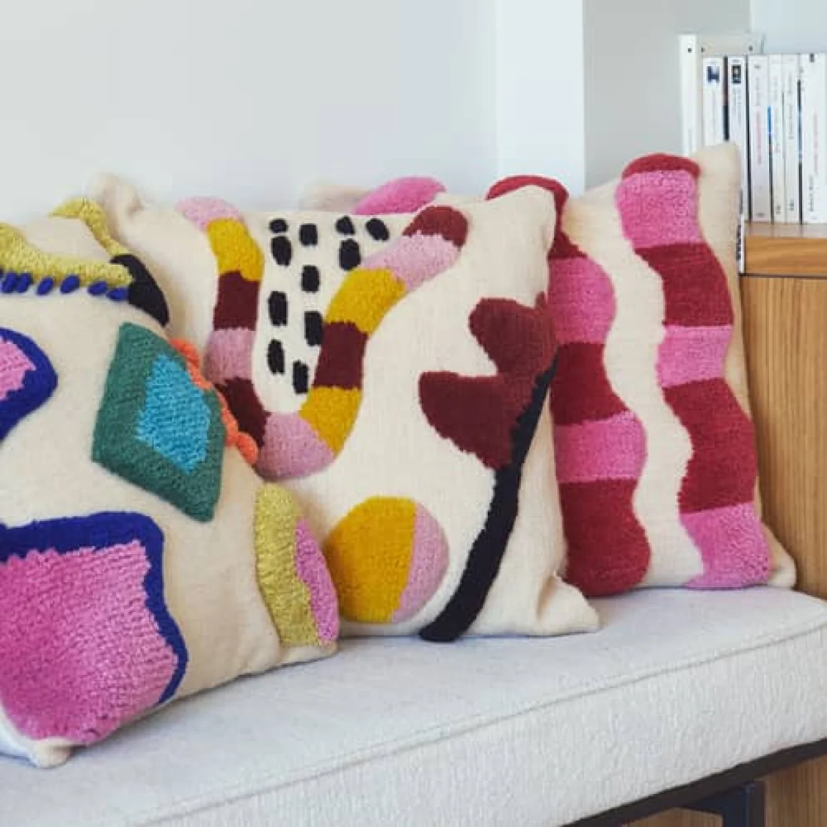 Fiesta Cushion textile multicoloured / 45 x 45 cm - Handwoven recycled wool - COLORTHERAPIS – image 4