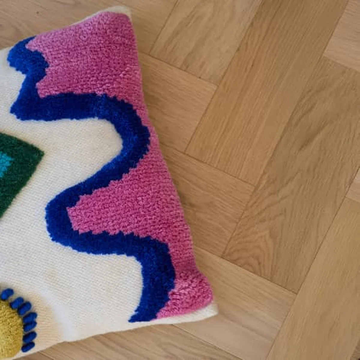 Fiesta Cushion textile multicoloured / 45 x 45 cm - Handwoven recycled wool - COLORTHERAPIS – image 6