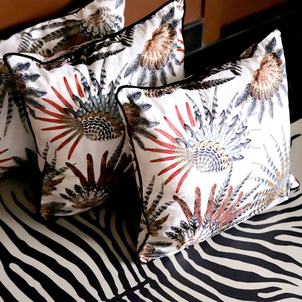 Venezuela Cushion - / 45 x 45 cm - Velvet by PÔDEVACHE Multicoloured – image 3