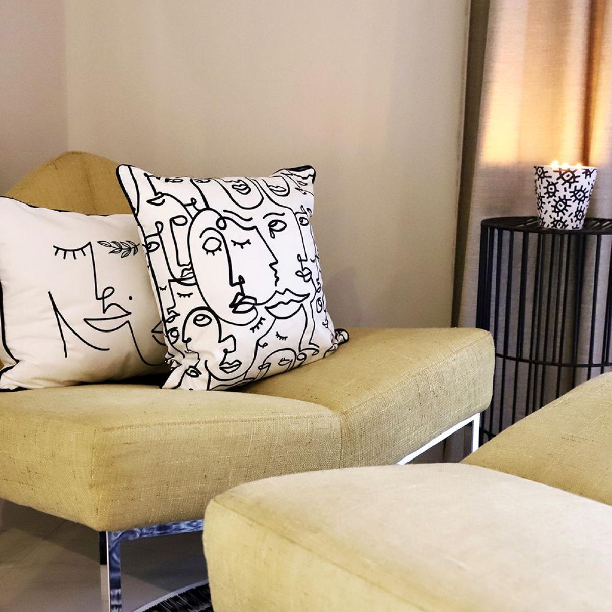 Minorque Cushion - / 45 x 45 cm - Velvet by PÔDEVACHE White – image 2