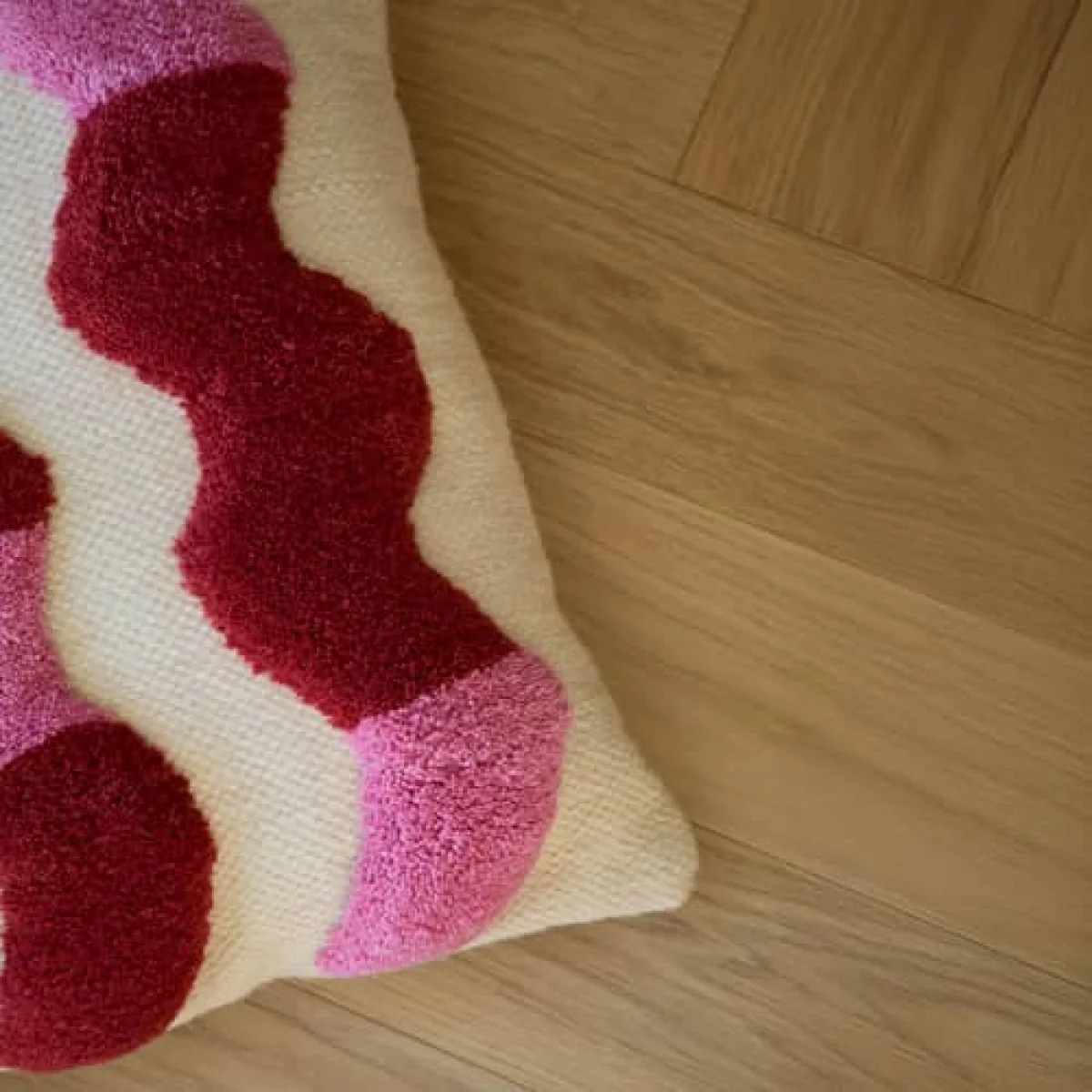 Wavy Cushion textile multicoloured / 45 x 45 cm - Handwoven recycled wool - COLORTHERAPIS – image 5