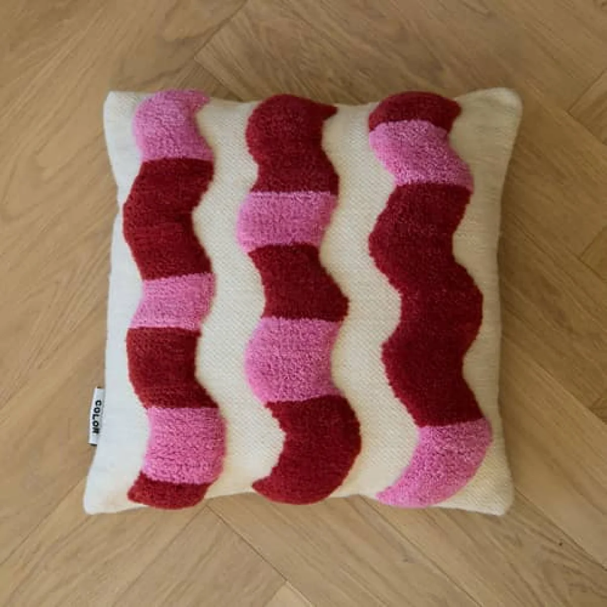 Wavy Cushion textile multicoloured / 45 x 45 cm - Handwoven recycled wool - COLORTHERAPIS – image 7