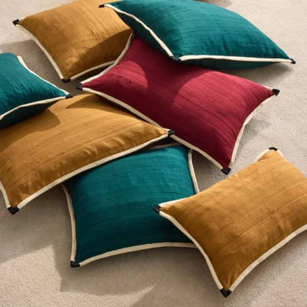 Sequence Cushion textile yellow / 50 x 30 cm - Silk - Maison Sarah Lavoine – image 2