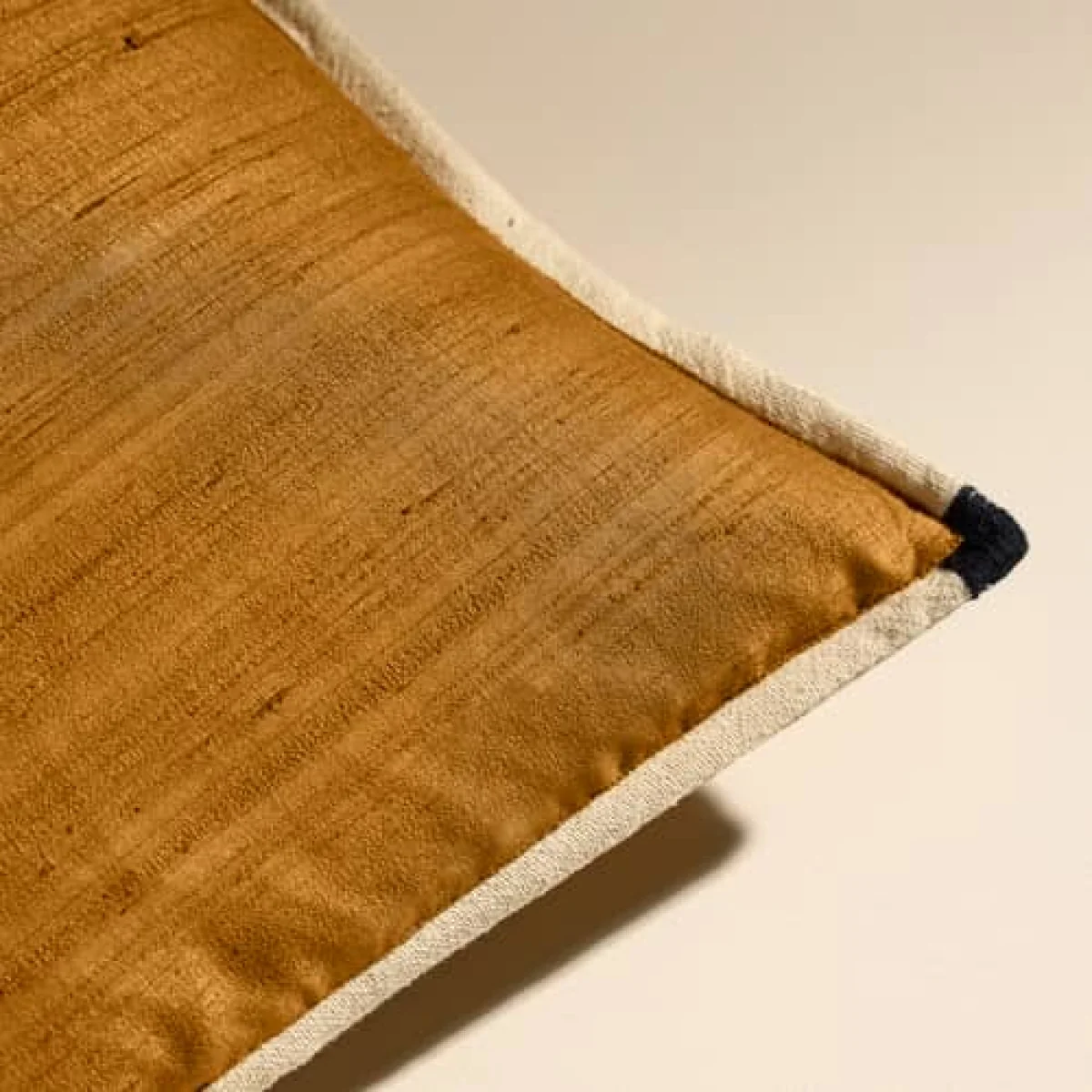 Sequence Cushion textile yellow / 50 x 30 cm - Silk - Maison Sarah Lavoine – image 3