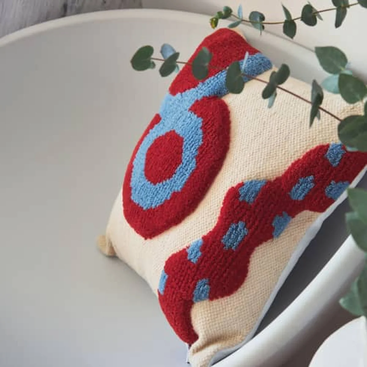 Sfera Cushion textile multicoloured / 45 x 45 cm - Handwoven recycled wool - COLORTHERAPIS – image 2