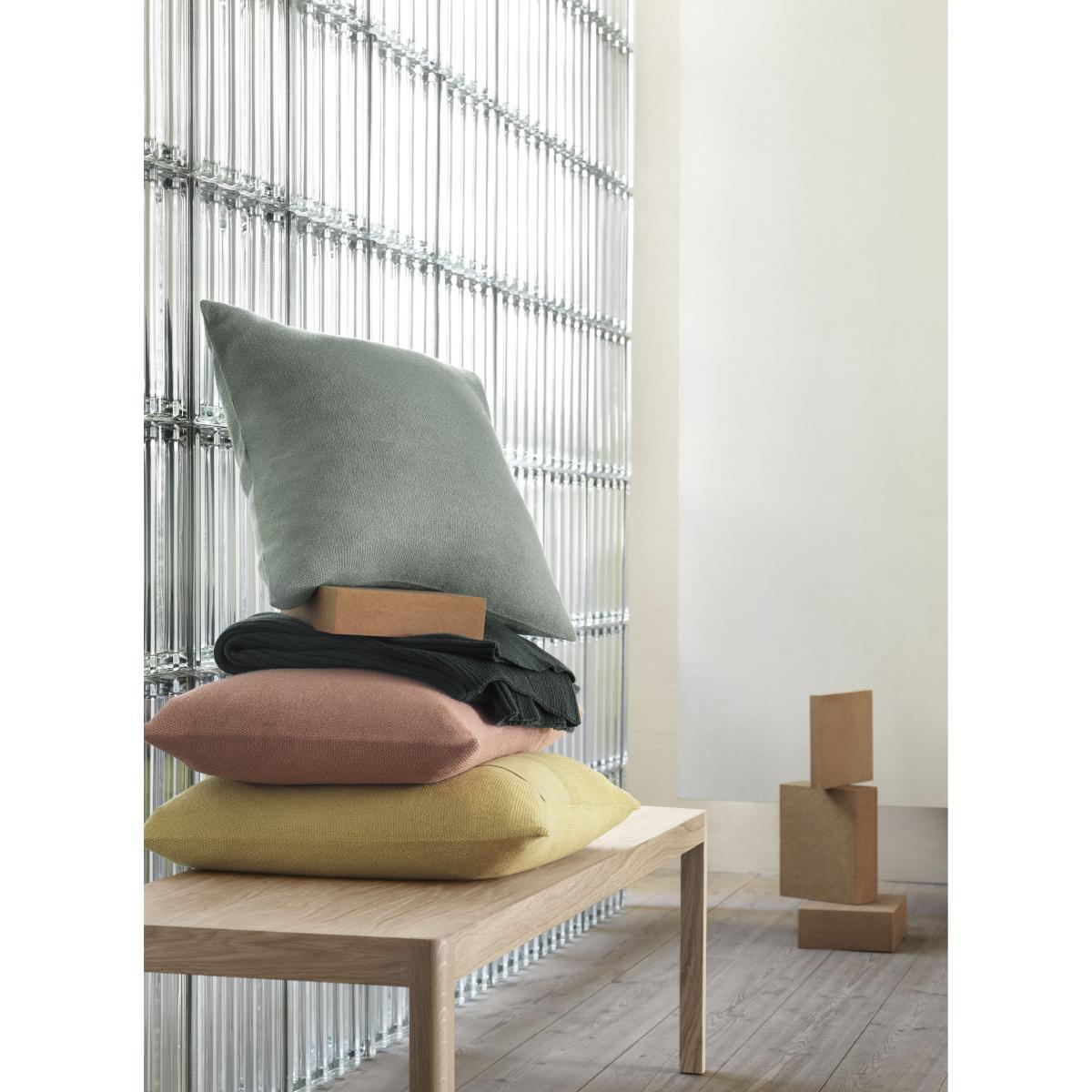 Layer Cushion - / Hand-knitted baby llama wool - 60 x 40 cm by Muuto Grey – image 2