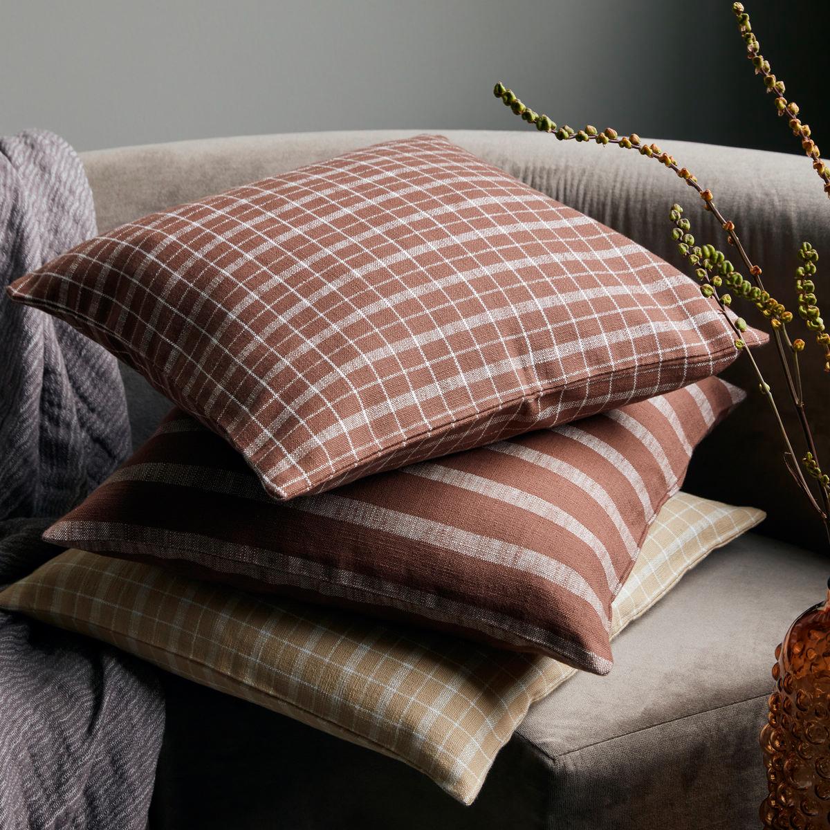 Thame pillowcase checked 50x50 cm Brown – image 2