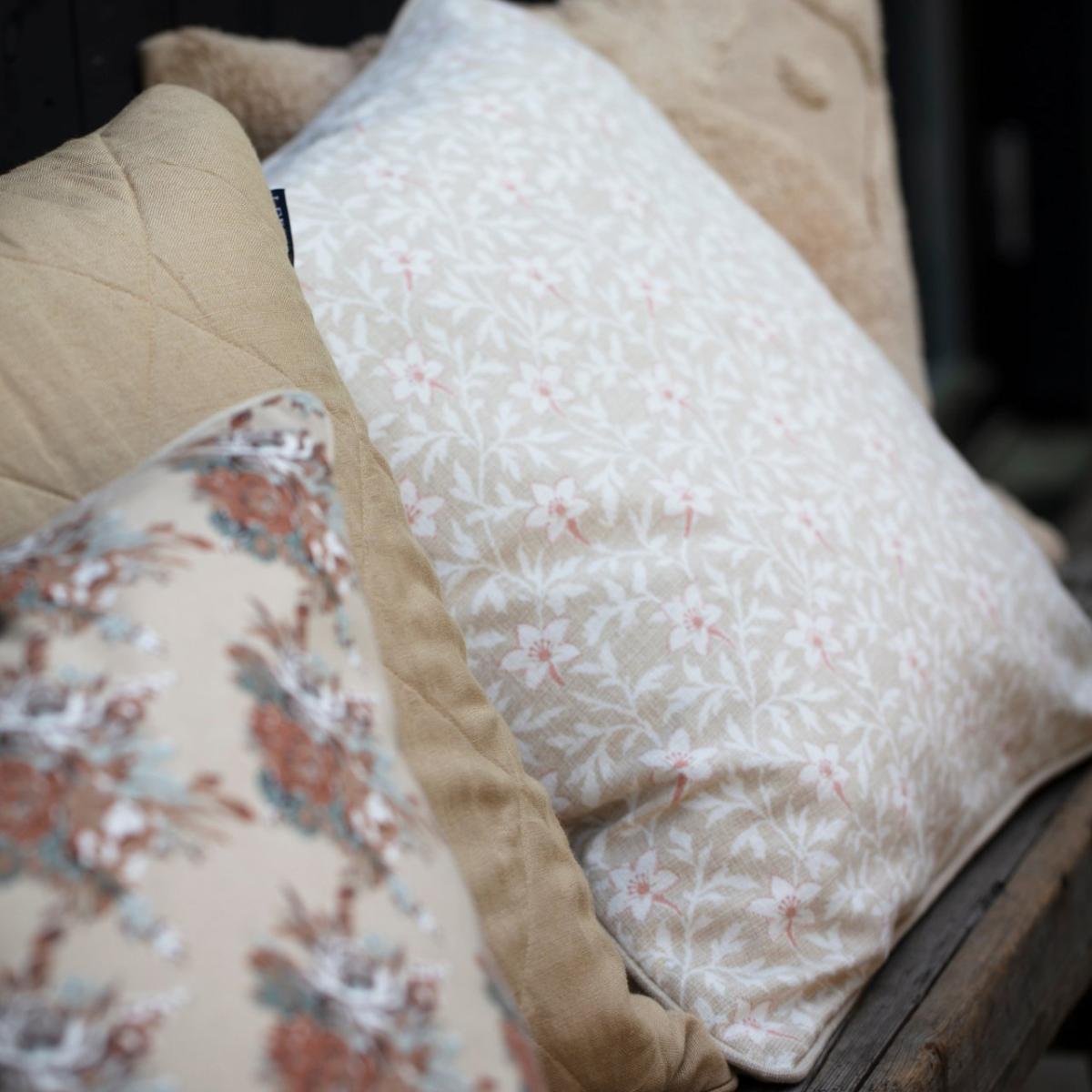 Printed Flower Cotton Canvase cushion cover 50x50 cm light beige-pink – image 3
