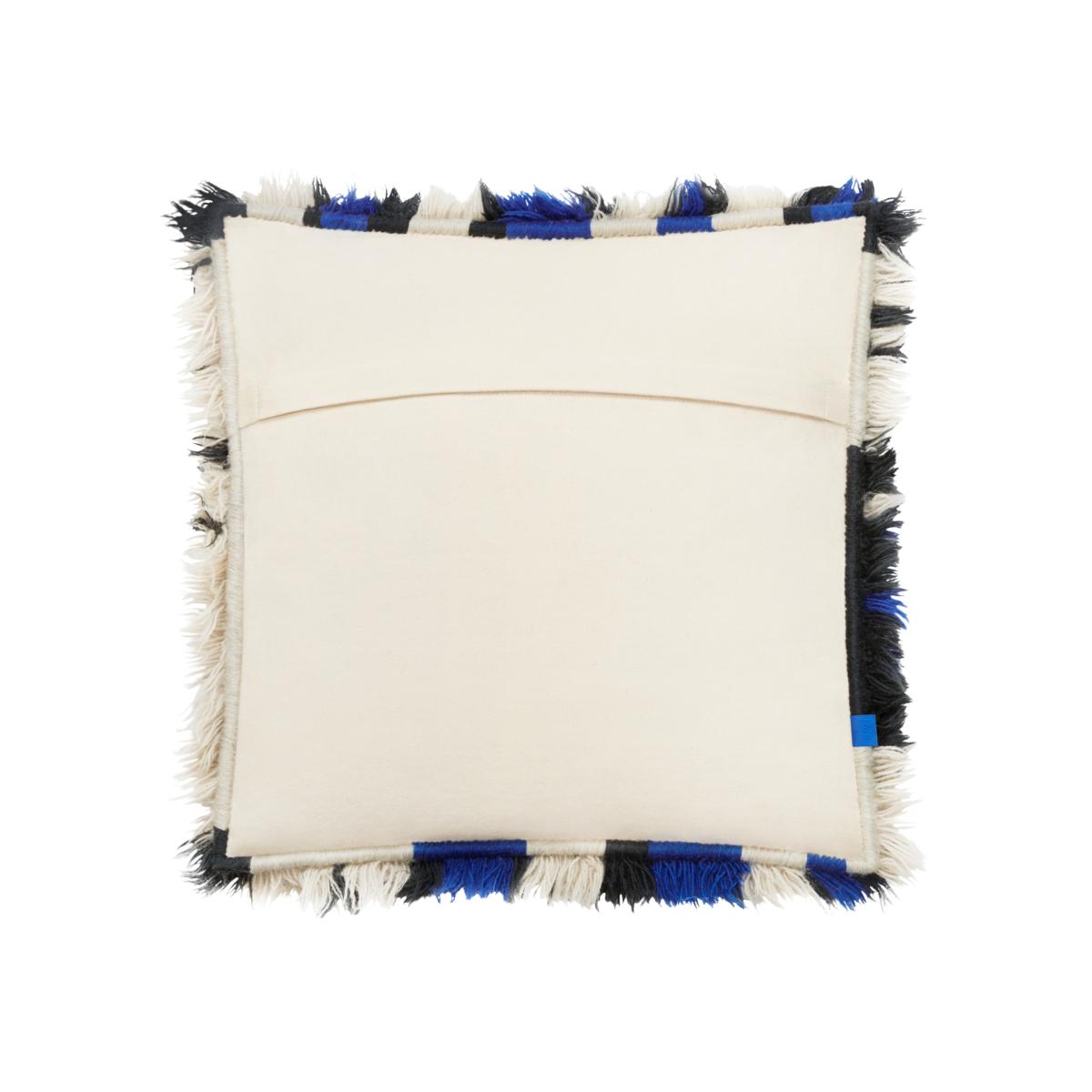 Hem Monster cushion Medium 50x50 cm Ultramarine blue-off white – image 1
