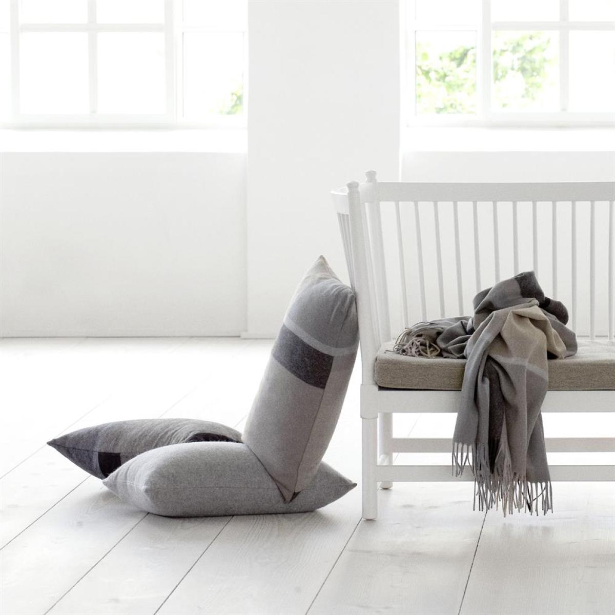 Elvang Classic cushion 40x60 cm light grey – image 2