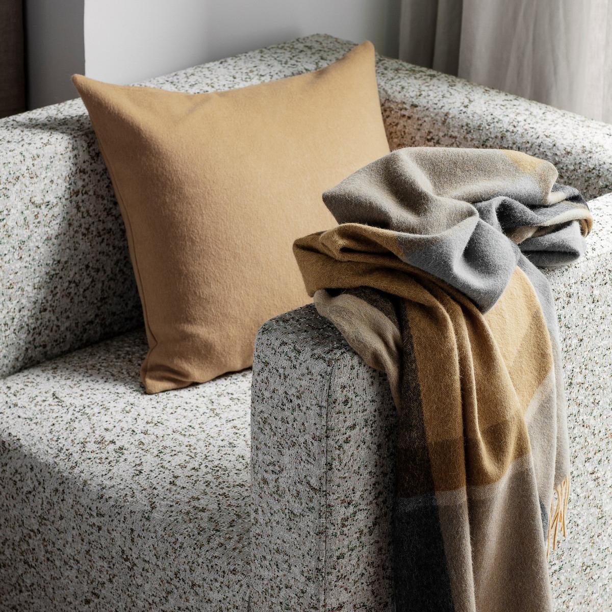 Elvang Classic cushion 50x50 cm ocher-yellow – image 3