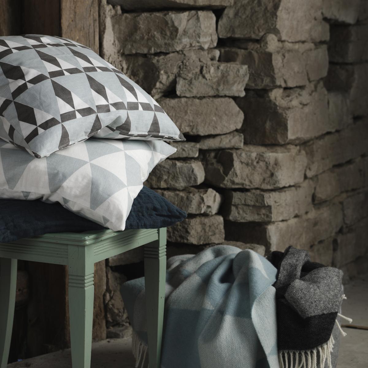 Rime small cushion cover dusty mint (green) – image 2
