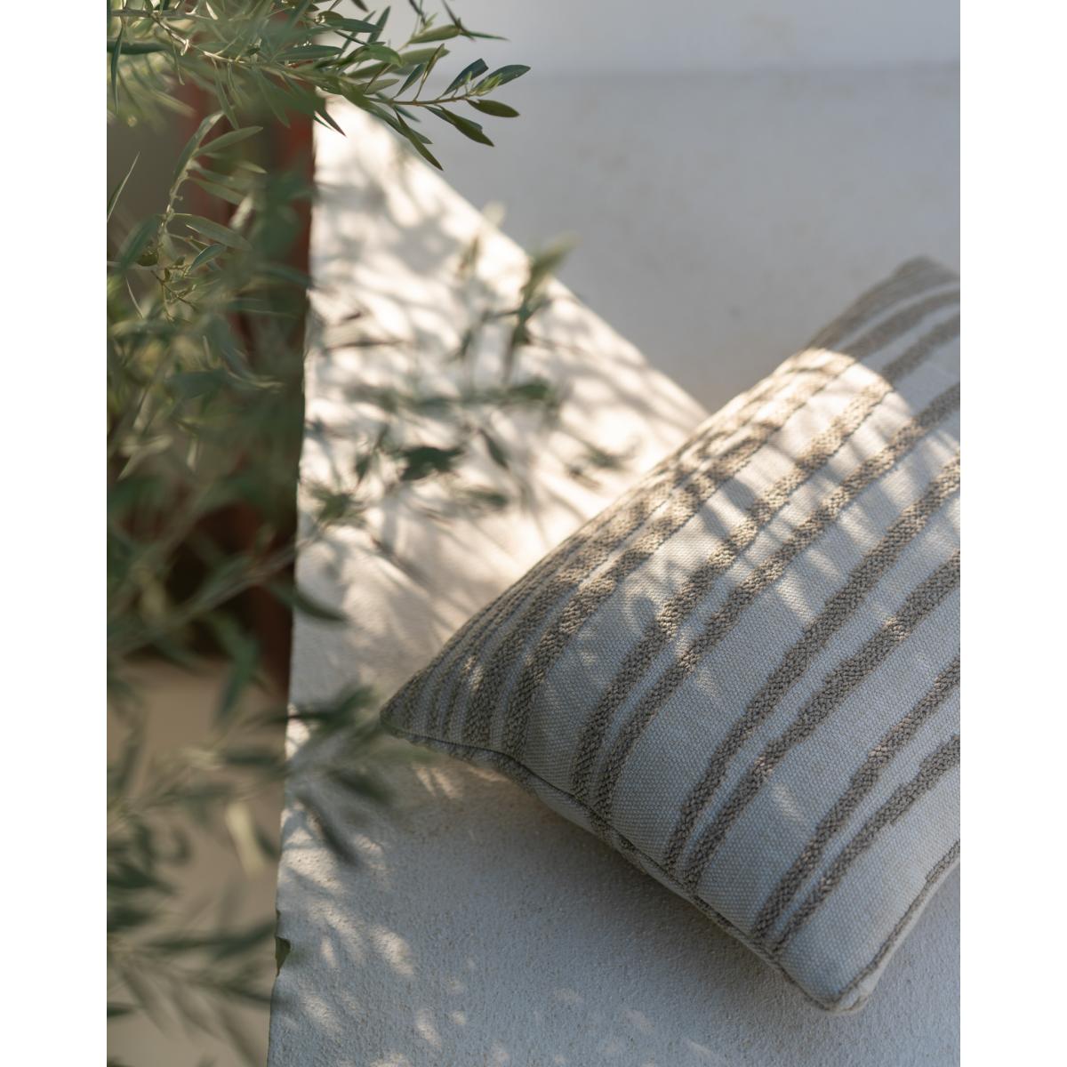 Ethnicraft Stripes outdoor pillow 40x60 cm Lumbar (beige) – image 4