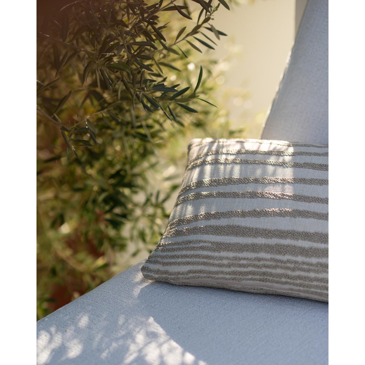 Ethnicraft Stripes outdoor pillow 40x60 cm Lumbar (beige) – image 6