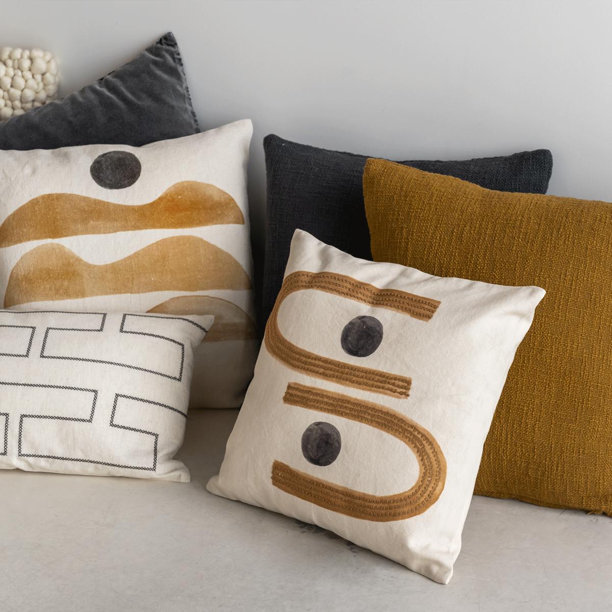 See U cushion 40x40 cm Beige – image 2