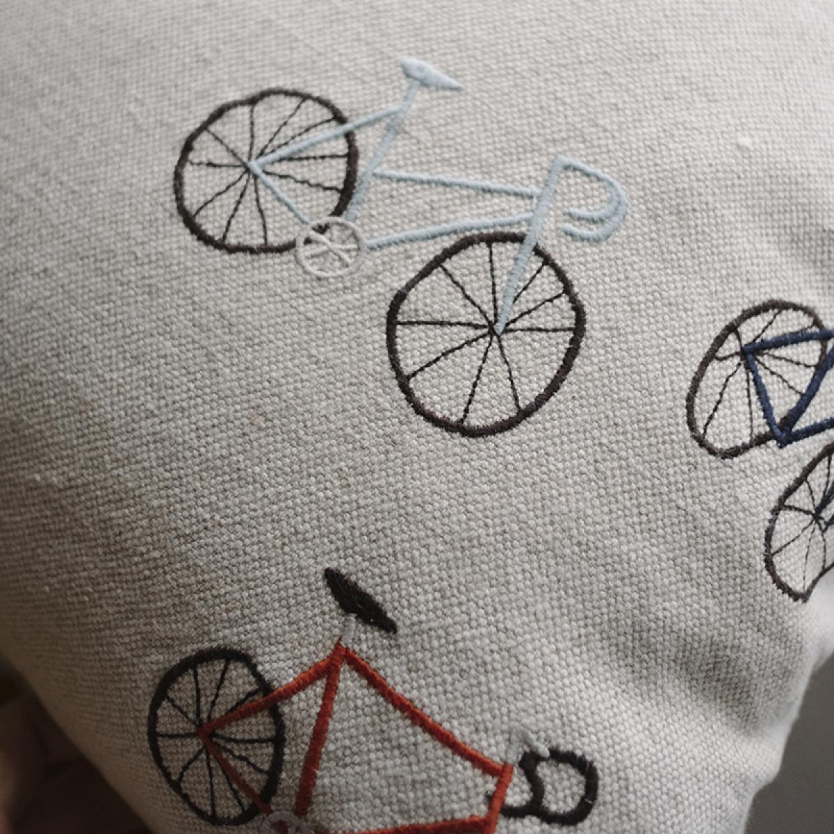 Bicycles cushion cover 48x48 cm beige – image 3