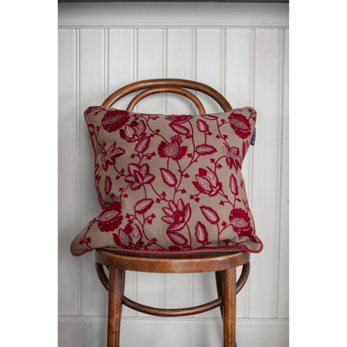 Flower Embroidered Wool Mix pillowcase 50x50 cm Mid brown-multi – image 2