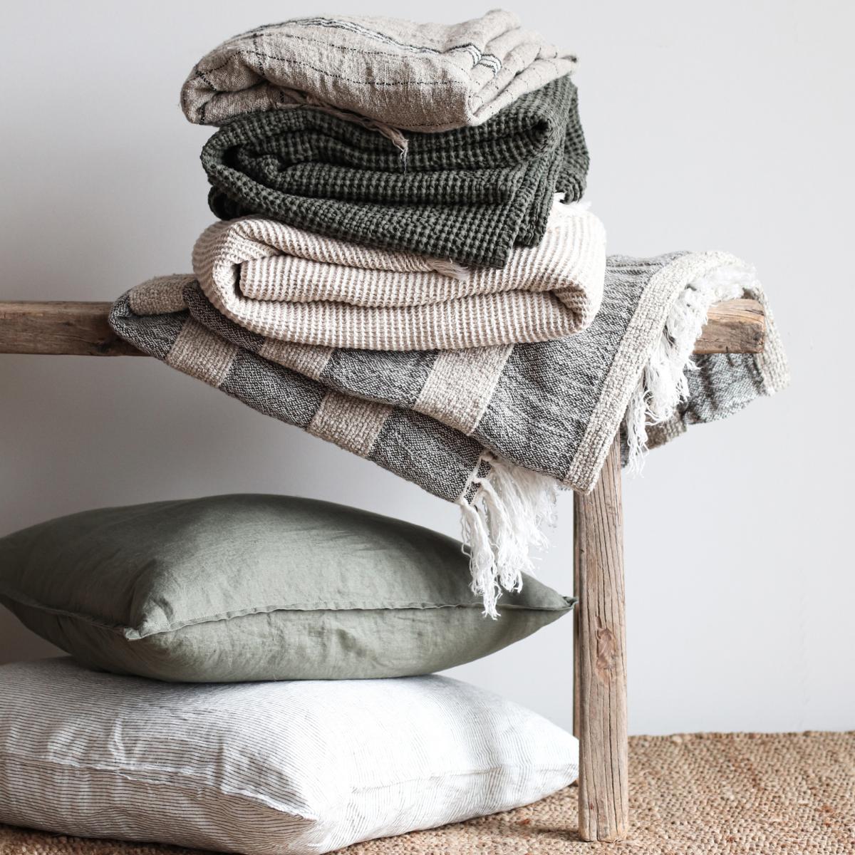 Washed linen cushion cover 50x50 cm khaki (green) – image 2