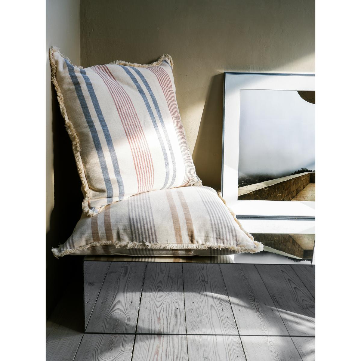 Iris cushion 50x50 cm Blue-Rusty red – image 2