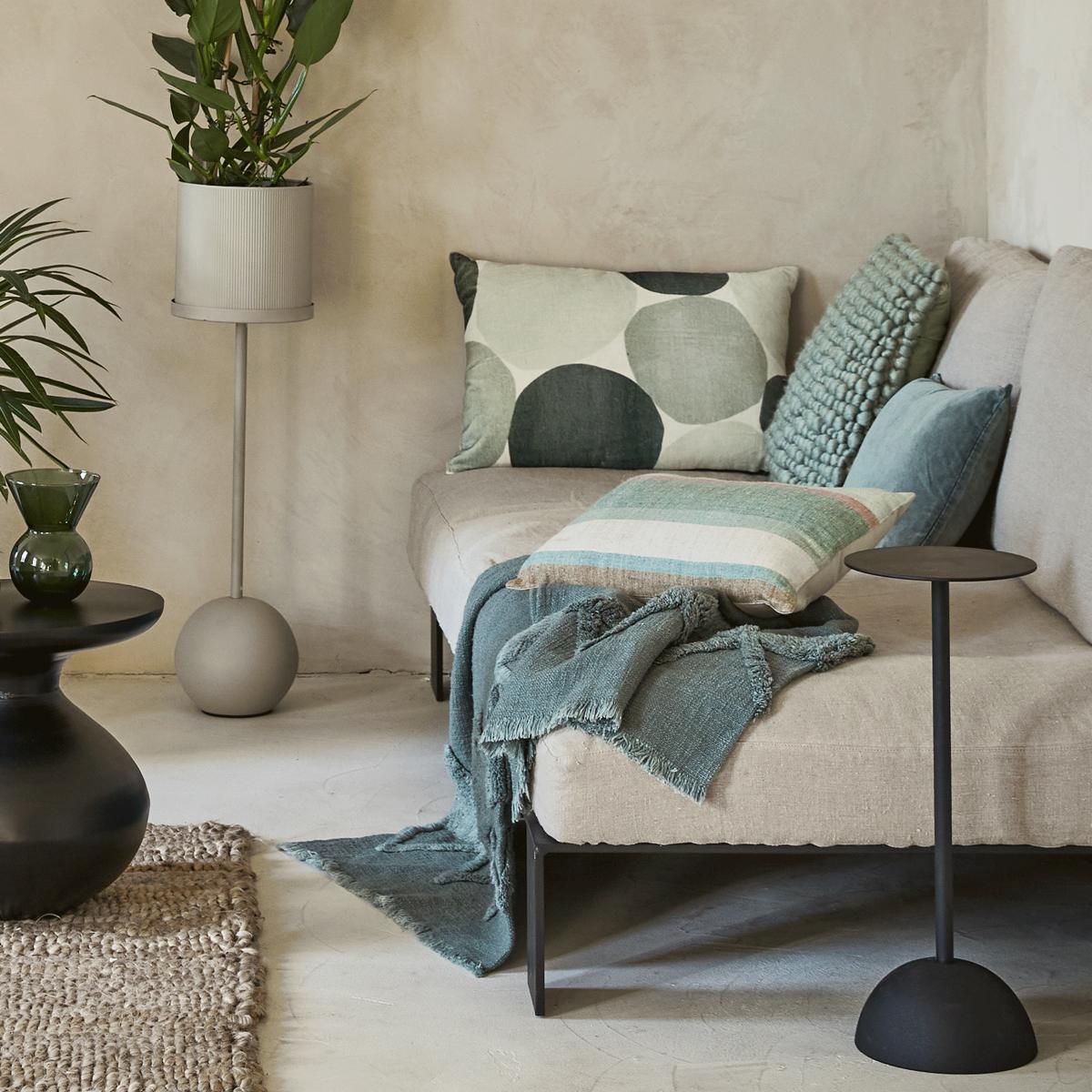 Dazzling Dots cushion 40x60 cm Green – image 2