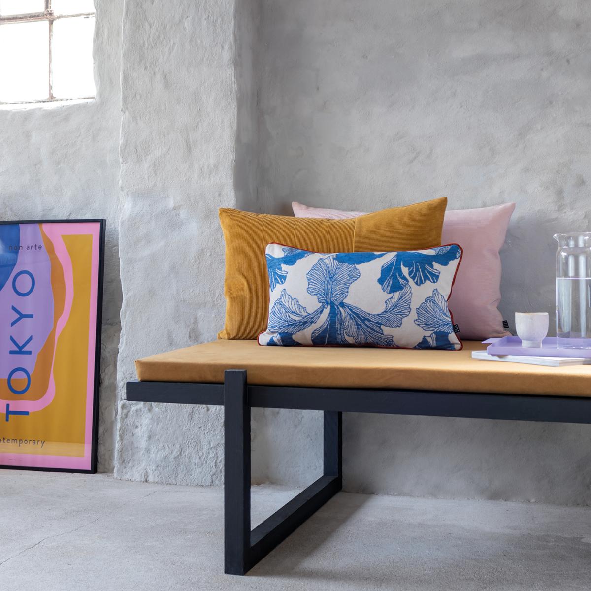 Atelier cushion 30x50 cm cobalt-nude – image 4