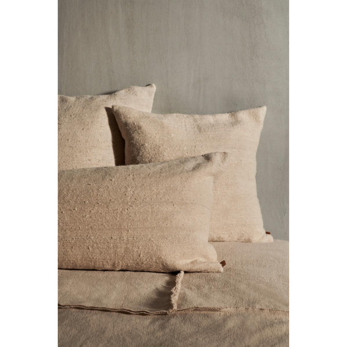 ferm LIVING Nettle cushion large 60x80 cm Natural – image 2