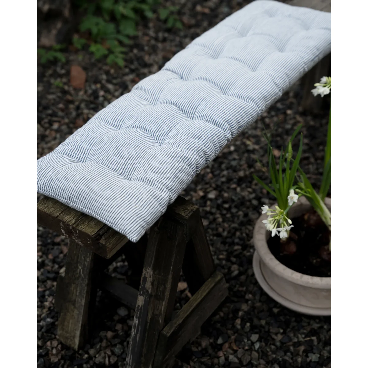 ERNST Ernst stair cushion 30x100 cm Blue-white – image 2