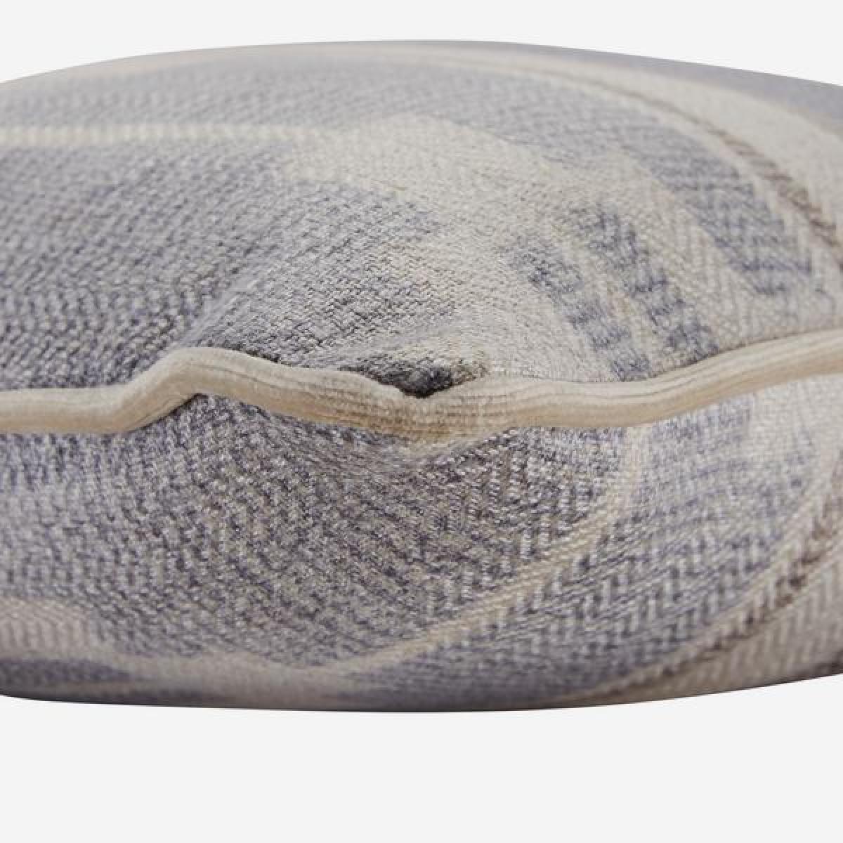 Andrew Martin Indus Cushion Cloud – image 2